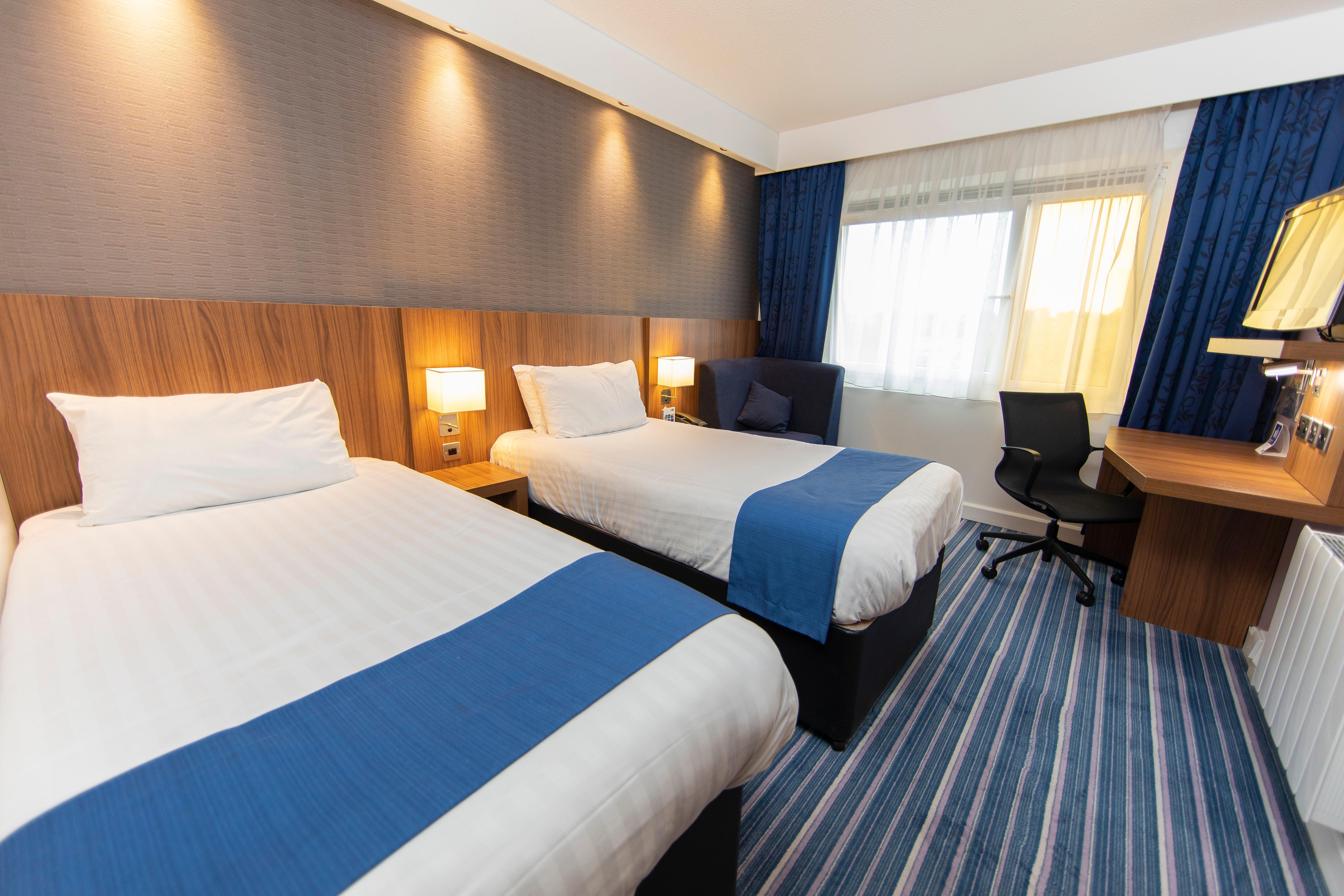 Holiday Inn Express, Chester Racecourse By Ihg Экстерьер фото