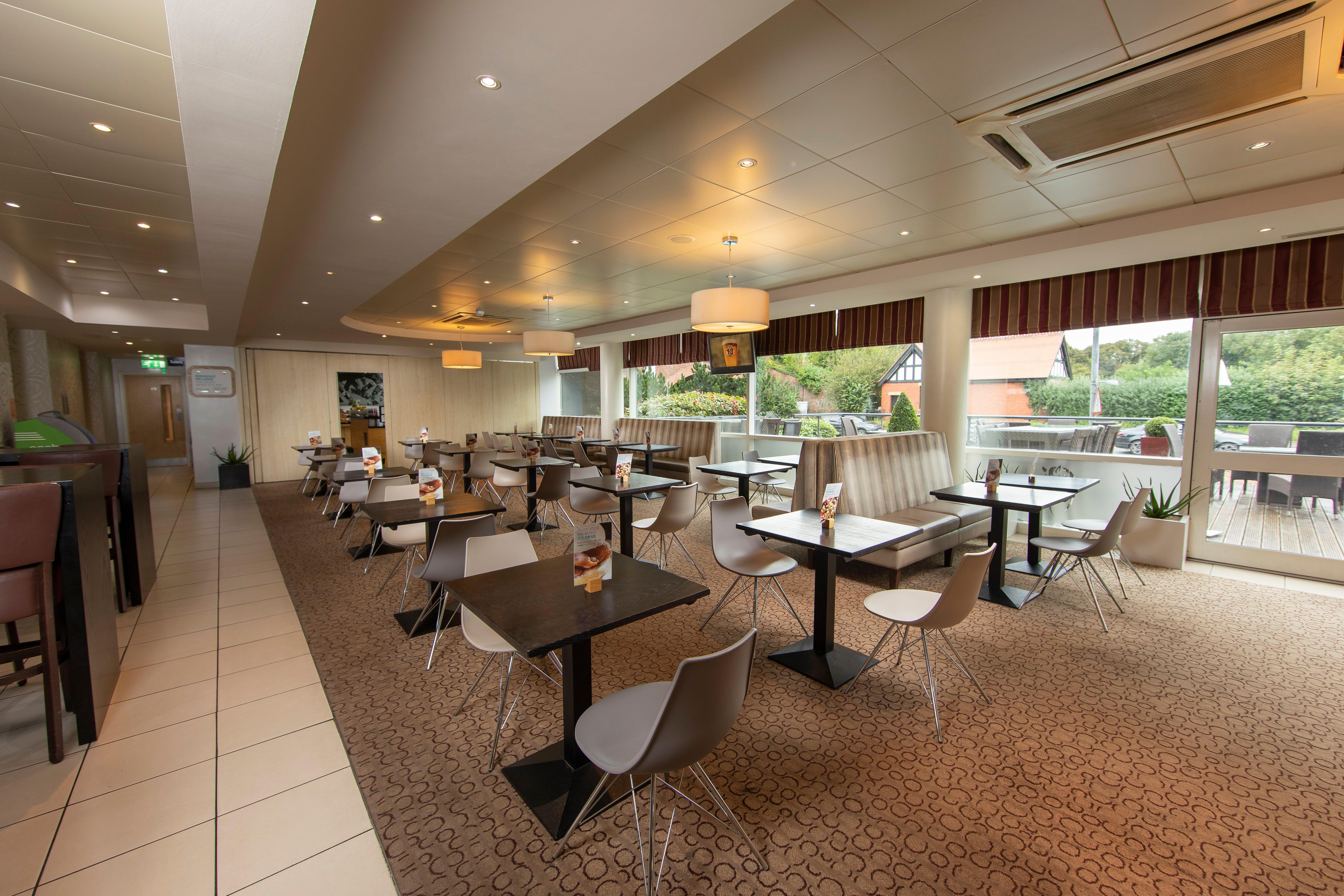 Holiday Inn Express, Chester Racecourse By Ihg Экстерьер фото